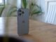 iPhone auf Tisch
